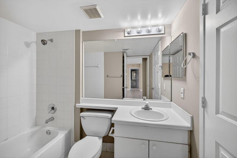  Condo & Townhome Photos