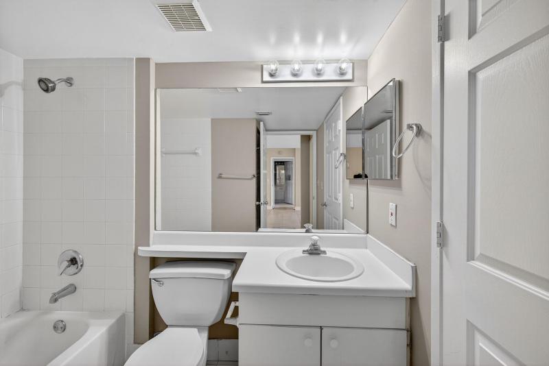  Condo & Townhome Photos