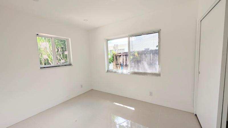  Single Family Homes Photo 11:  Lighthouse Point,  FL 33064