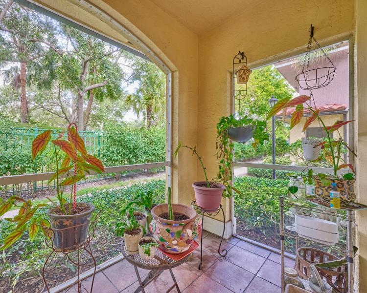  Condo & Townhome Photos