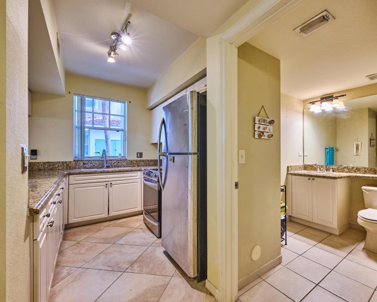  Condo & Townhome Photos
