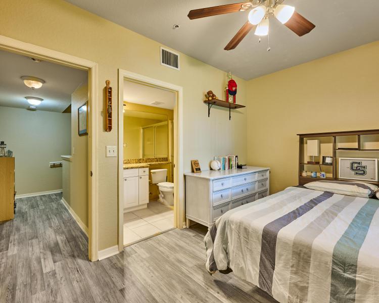  Condo & Townhome Photos