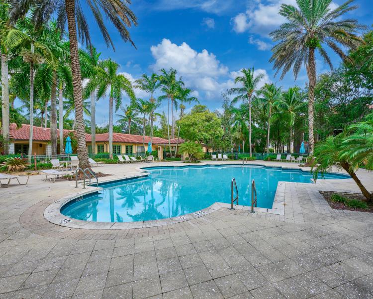  Condo & Townhome Photos