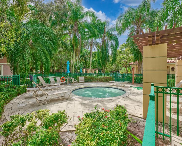  Condo & Townhome Photos
