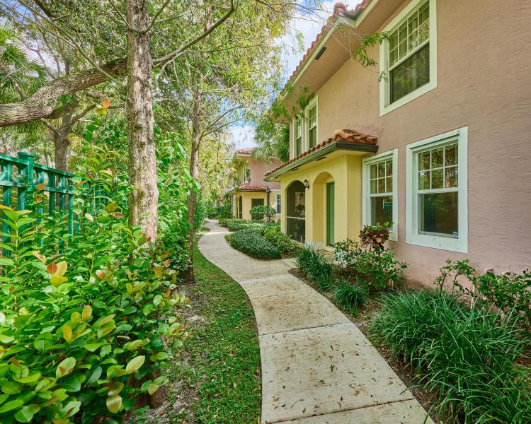  Condo & Townhome Photos