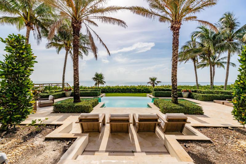  Single Family Homes Photo 12:  Vero Beach,  FL 32963