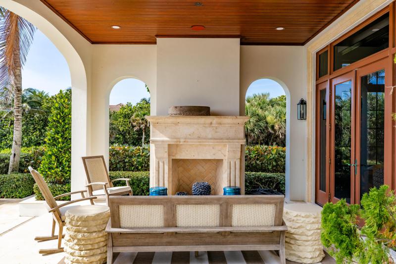  Single Family Homes Photo 15:  Vero Beach,  FL 32963