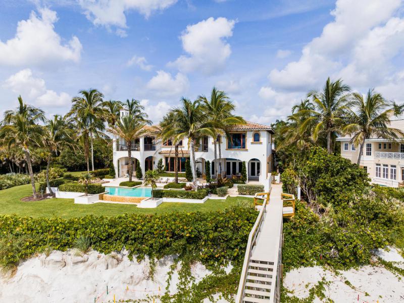  Single Family Homes Photo 2:  Vero Beach,  FL 32963