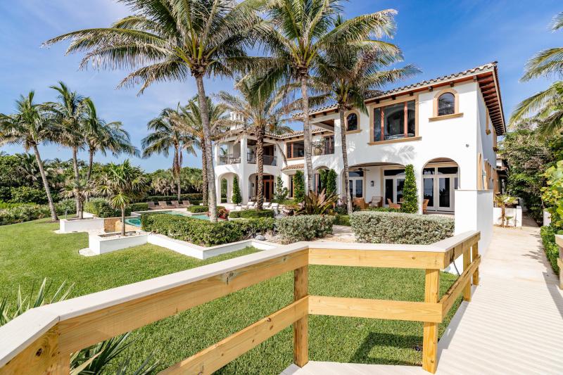  Single Family Homes Photo 20:  Vero Beach,  FL 32963