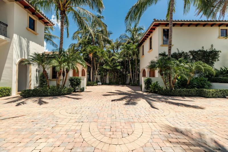  Single Family Homes Photo 29:  Vero Beach,  FL 32963