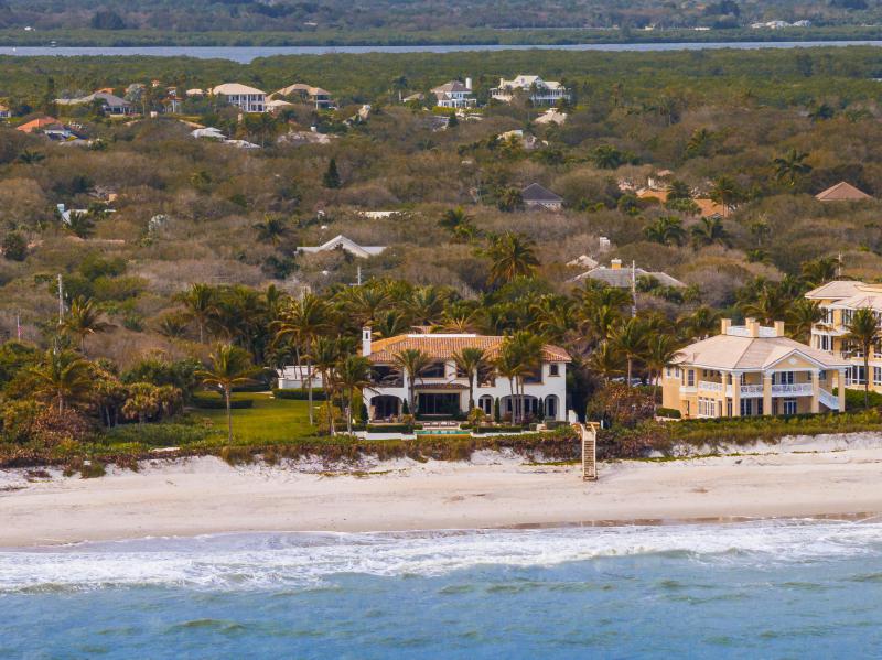  Single Family Homes Photo 4:  Vero Beach,  FL 32963
