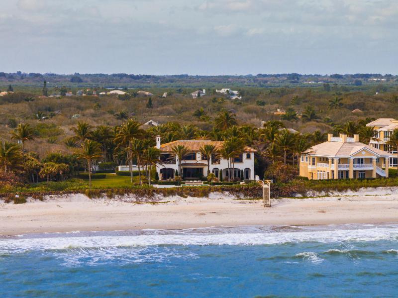  Single Family Homes Photo 5:  Vero Beach,  FL 32963