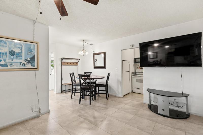  Condo & Townhome Photos