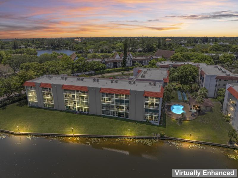  Condo & Townhome Photos