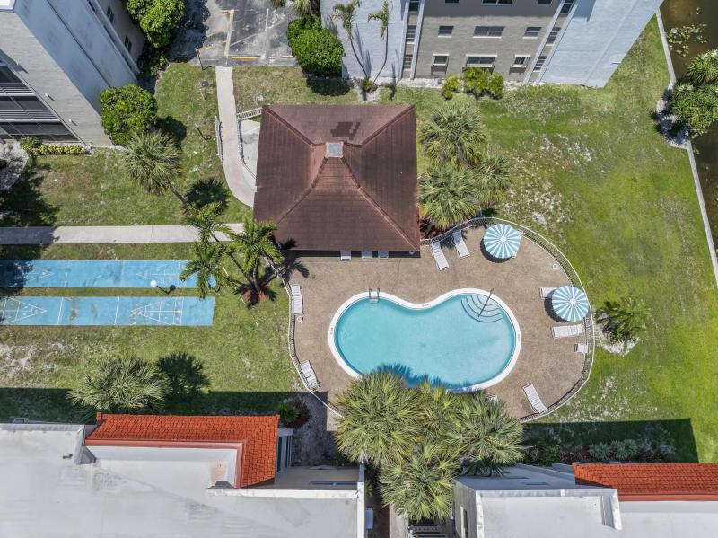  Condo & Townhome Photos