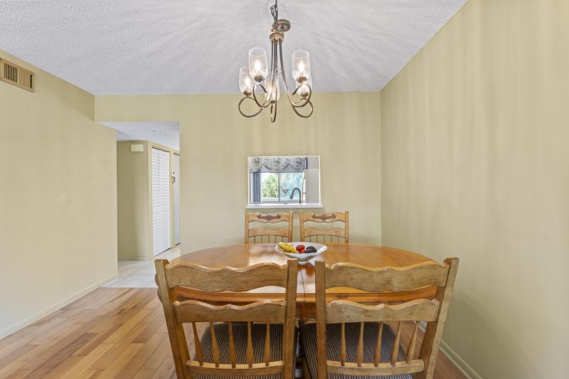  Condo & Townhome Photos
