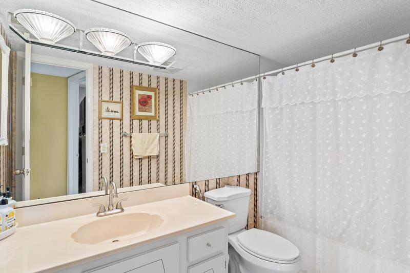  Condo & Townhome Photos