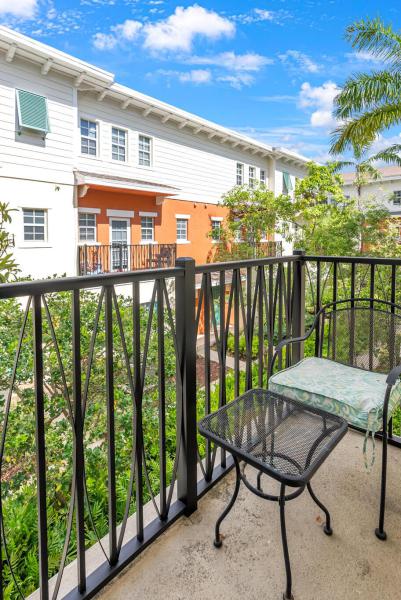 Condo & Townhome Photos
