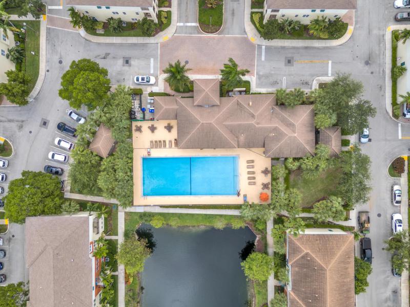  Condo & Townhome Photos