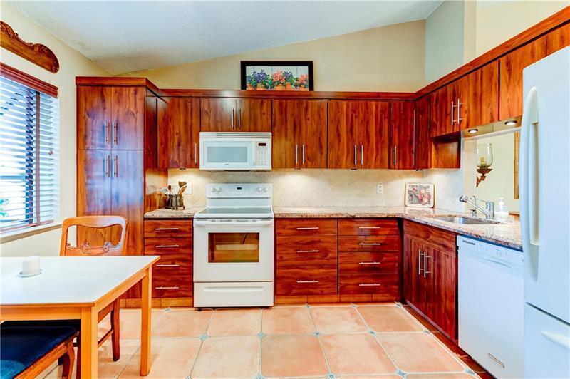  Condo & Townhome Photos