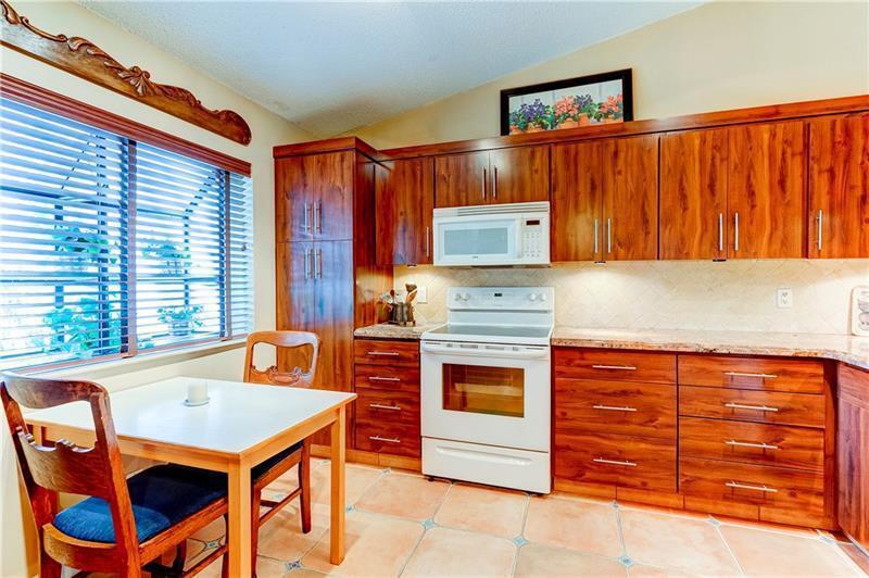  Condo & Townhome Photos