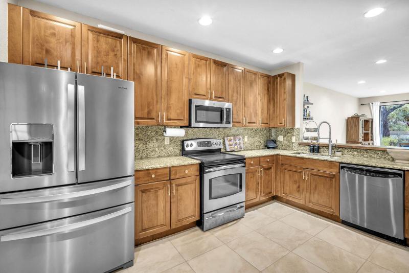  Condo & Townhome Photos