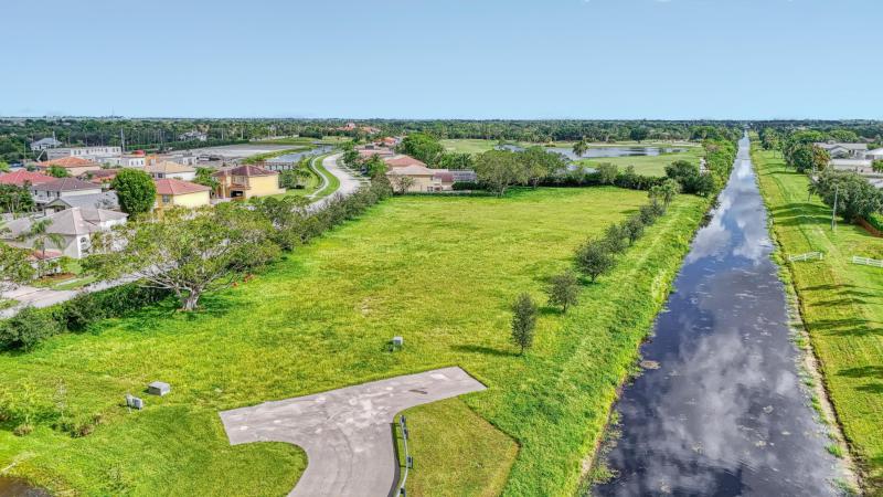  Commercial & Industrial Land Images 