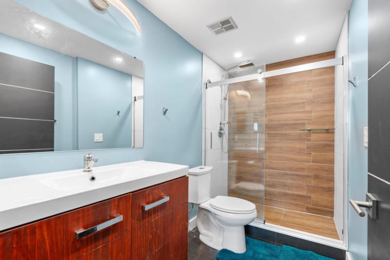  Condo & Townhome Photos