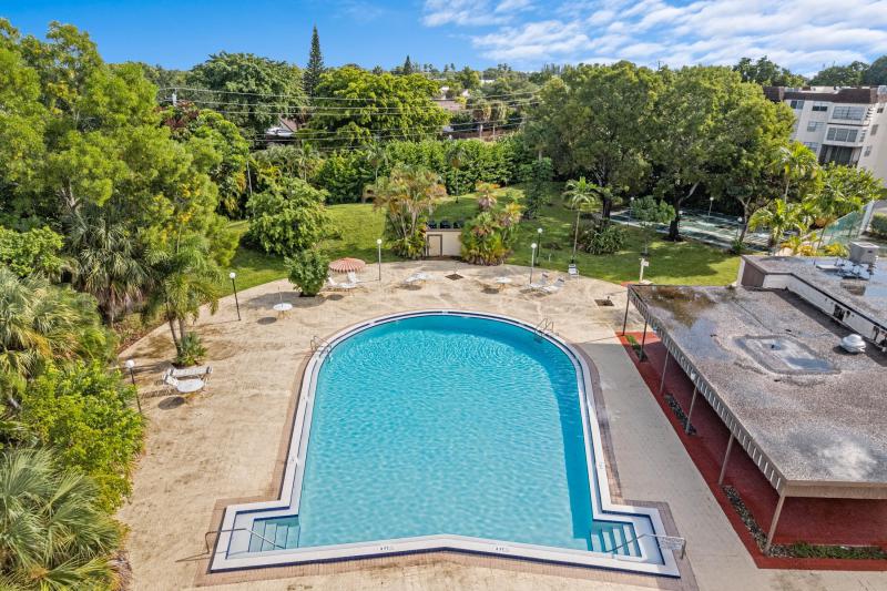  Condo & Townhome Photos