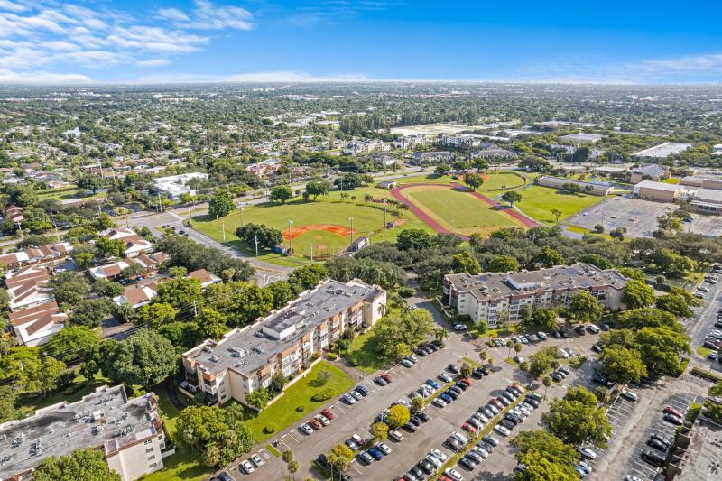  Condo & Townhome Photos