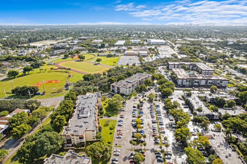  Condo & Townhome Photos