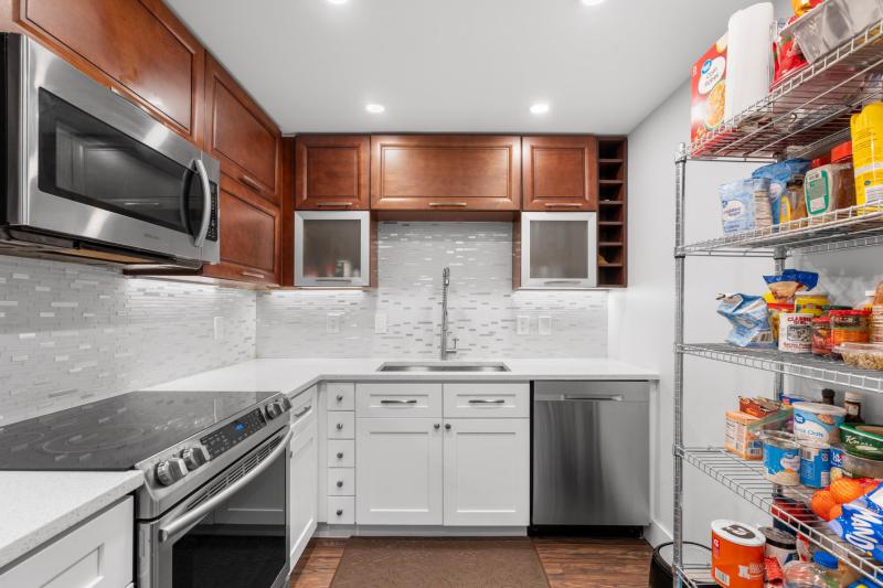  Condo & Townhome Photos
