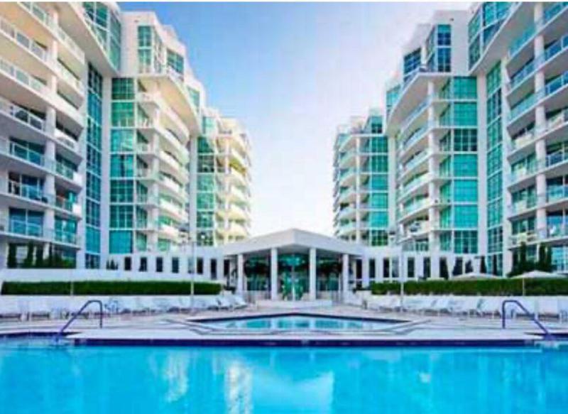 Condo & Townhome Photos