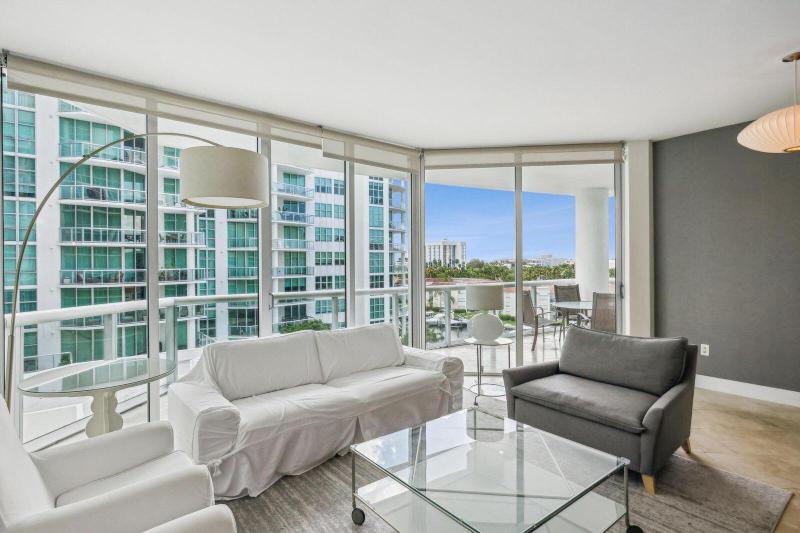  Condo & Townhome Photos