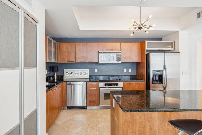  Condo & Townhome Photos