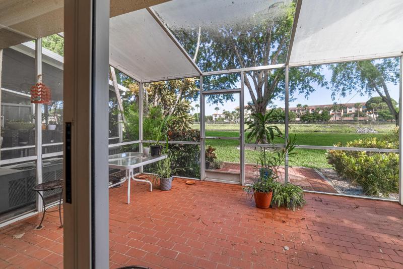  Condo & Townhome Photos