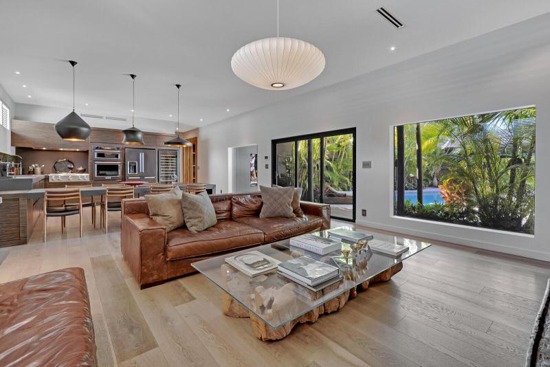  Single Family Homes Photo 3:  West Palm Beach,  FL 33405