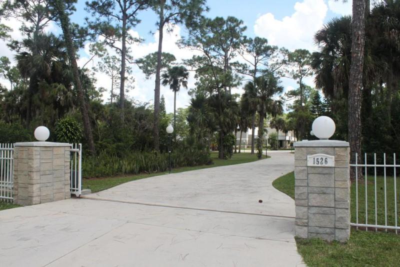  Commercial & Industrial Land Images 