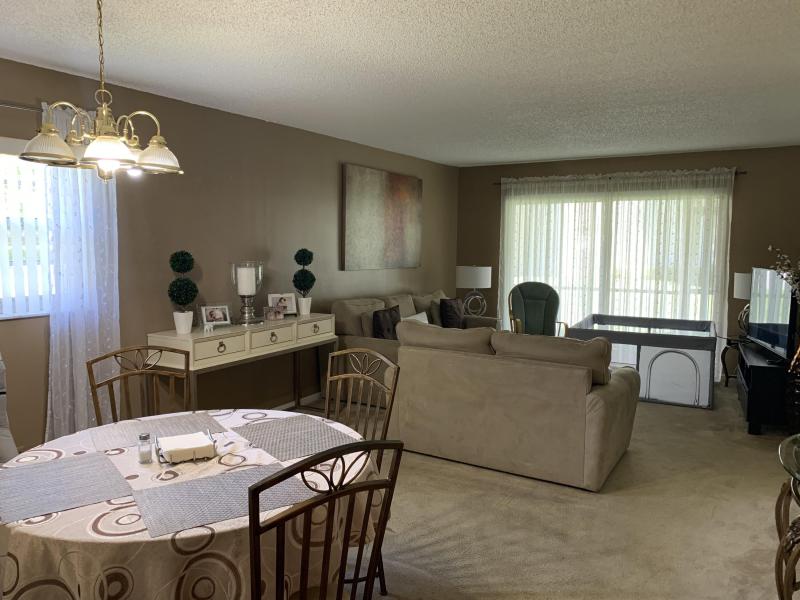  Condo & Townhome Photos