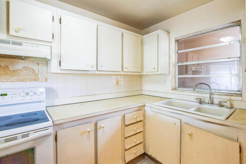  Condo & Townhome Photos