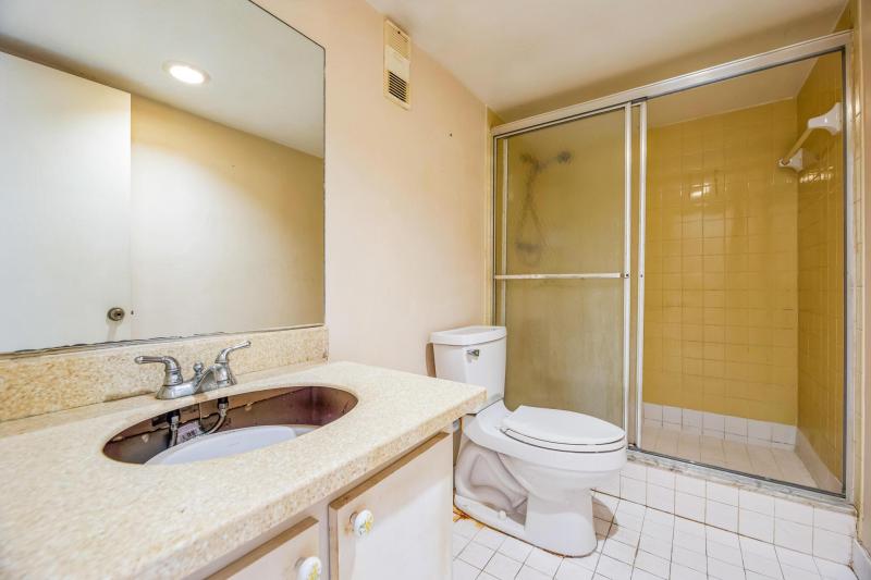  Condo & Townhome Photos