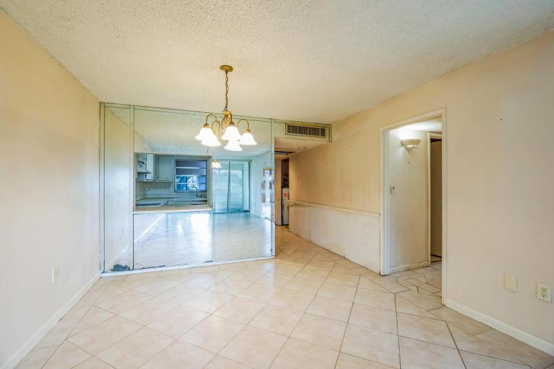  Condo & Townhome Photos