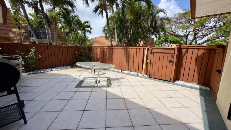  Condo & Townhome Photos