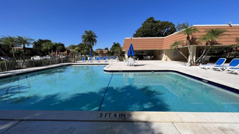  Condo & Townhome Photos