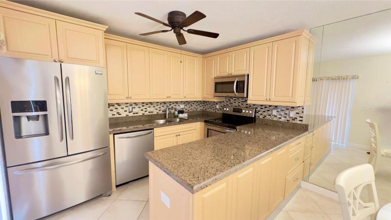  Condo & Townhome Photos