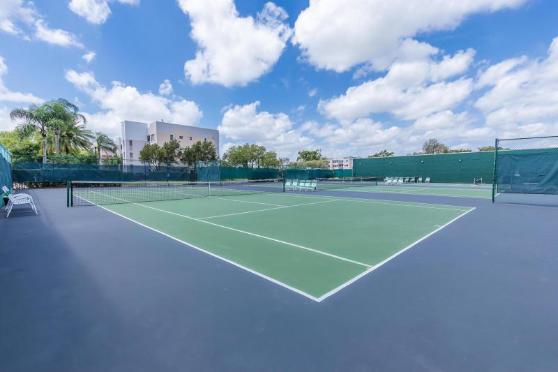  Condo & Townhome Photos