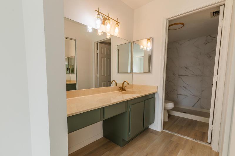  Condo & Townhome Photos