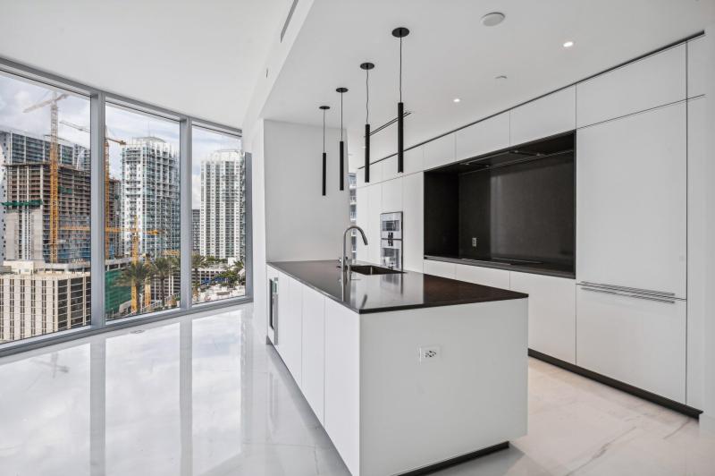  Condo & Townhome Photos