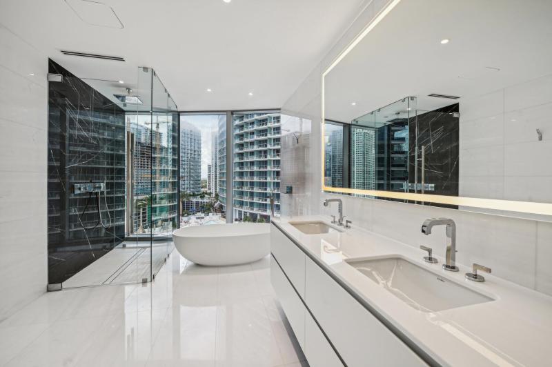  Condo & Townhome Photos