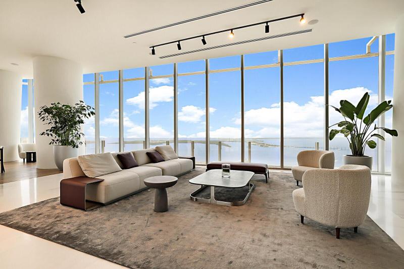  Condo & Townhome Photos